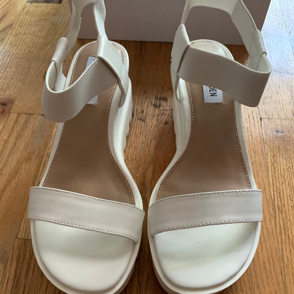 Steve Madden White Chunky Platform SandalS_SIZE 6M - Picture 4 of 5